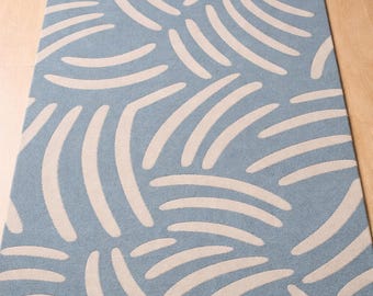 Modern blauw en gebroken wit abstract vloerkleed, handgetuft wollen tapijt