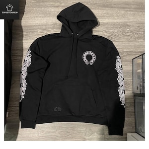 Gothic Print Black Hoodie: Unisex Streetwear Pullover