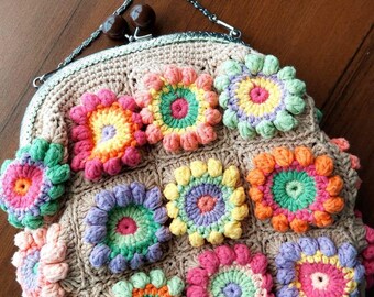 Handmade Crochet Flower Purse – Colorful Granny Square Bag with Metal Clasp & Chain – Retro Boho Crochet Handbag Gift