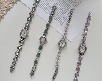 Bracciale con orologio in argento, mini bracciale con catena, orologio elegante, bracciale con orologio fatto a mano, accessorio da polso di tendenza
