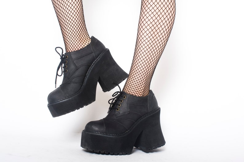 90s Black Hiking Lug Sole Patchwork Platform Treaded Hiking Grunge Bratz Style Leather Boots