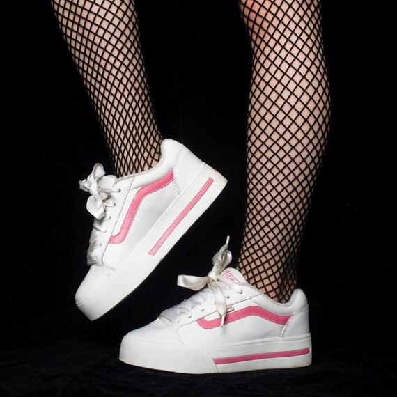 womens pink and white vans