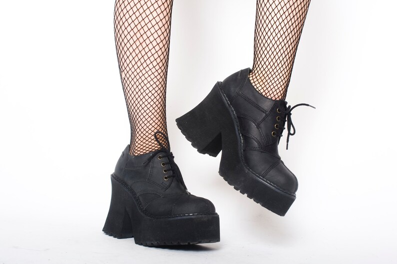 90s Black Hiking Lug Sole Patchwork Platform Treaded Hiking Grunge Bratz Style Leather Boots