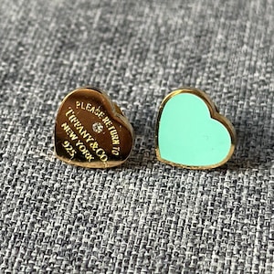 Vintage Tiffany & Co Designer VTG Golden Green Heart Earrings Stamp Logo Gold Studs Rhinestone