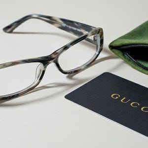 Monturas ópticas vintage Gucci / Gafas de diseño rectangulares de acetato jaspeado