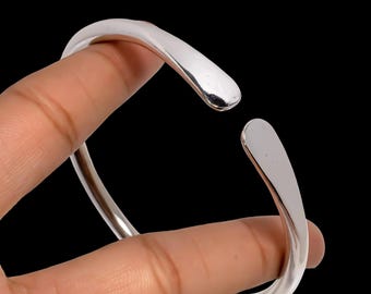 Massiver 925 Sterling Silber schlichter Armreif | Schweres verstellbares Silber Manschette Armband | Minimalistischer handgemachter Schmuck.
