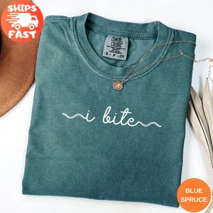 Comfort Colors® I Bite-skjorta, sarkastisk t-shirt, roligt citat, mörk humorgåva, trendiga kvinnor