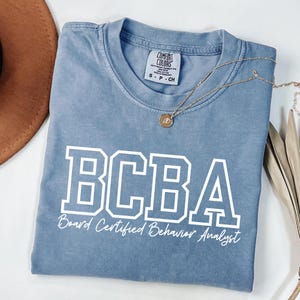 Comfort Colors® BCBA-tröja, t-shirt med certifierad beteendeanalytiker, ABA-terapeut, långärmad t-shirt, beteendeanalytikerkläder