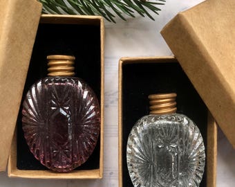 Frasco de perfume vintage de vidrio prensado checo Art Déco, amatista o transparente