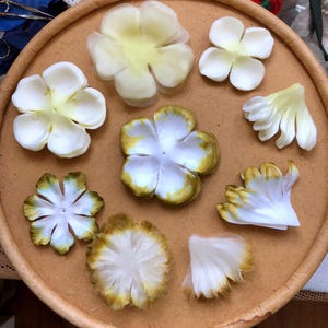 Pétalos de flores de seda vintage, 108 flores de sombrerería francesa de seda hechas a mano, flores de seda rosa, ramillete DIY, flores de sombrerería blancas ombré a medida