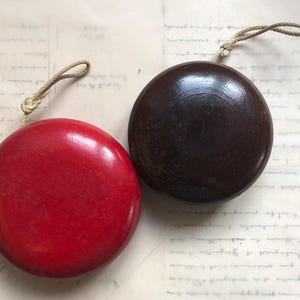 Vintage Collectibe French Woden Yo-Yos Red Brown Vintage Toys