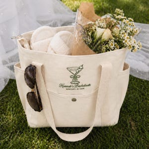 Personalized Bridesmaid Tote Bag, Custom Embroidered Canvas Bag, Bridal Party Gift Bag, Bride Tote, Wedding Welcome Bag