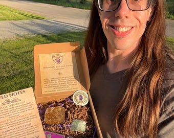 Rock and Mineral Collection Box | Fluorite, Amber Calcite & UV Light | Station 2: Fluorescent Caverns