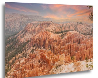 Fototapeta „Zachód słońca w kanionie Bryce” – wydruk krajobrazowy z Parku Narodowego Utah