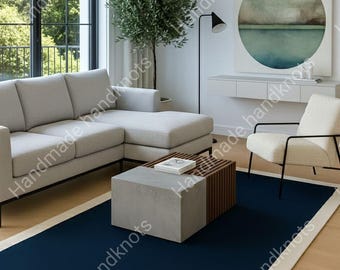 Alfombra de lana azul marino hecha a mano: diseño minimalista escandinavo