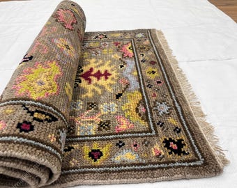 Alfombra de pasillo Oushak con diseño floral vintage • Alfombra de pasillo de lana tejida a mano