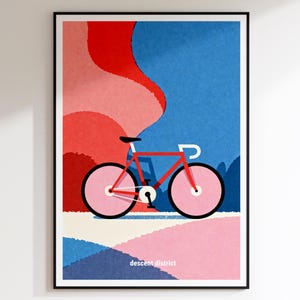 Könnte beinhalten: Gerahmter Kunstdruck mit einem roten Fahrrad mit rosa Rädern vor einem Hintergrund aus roten, blauen und rosa abstrakten Formen. Die Worte "descent district" sind unten im Bild aufgedruckt.