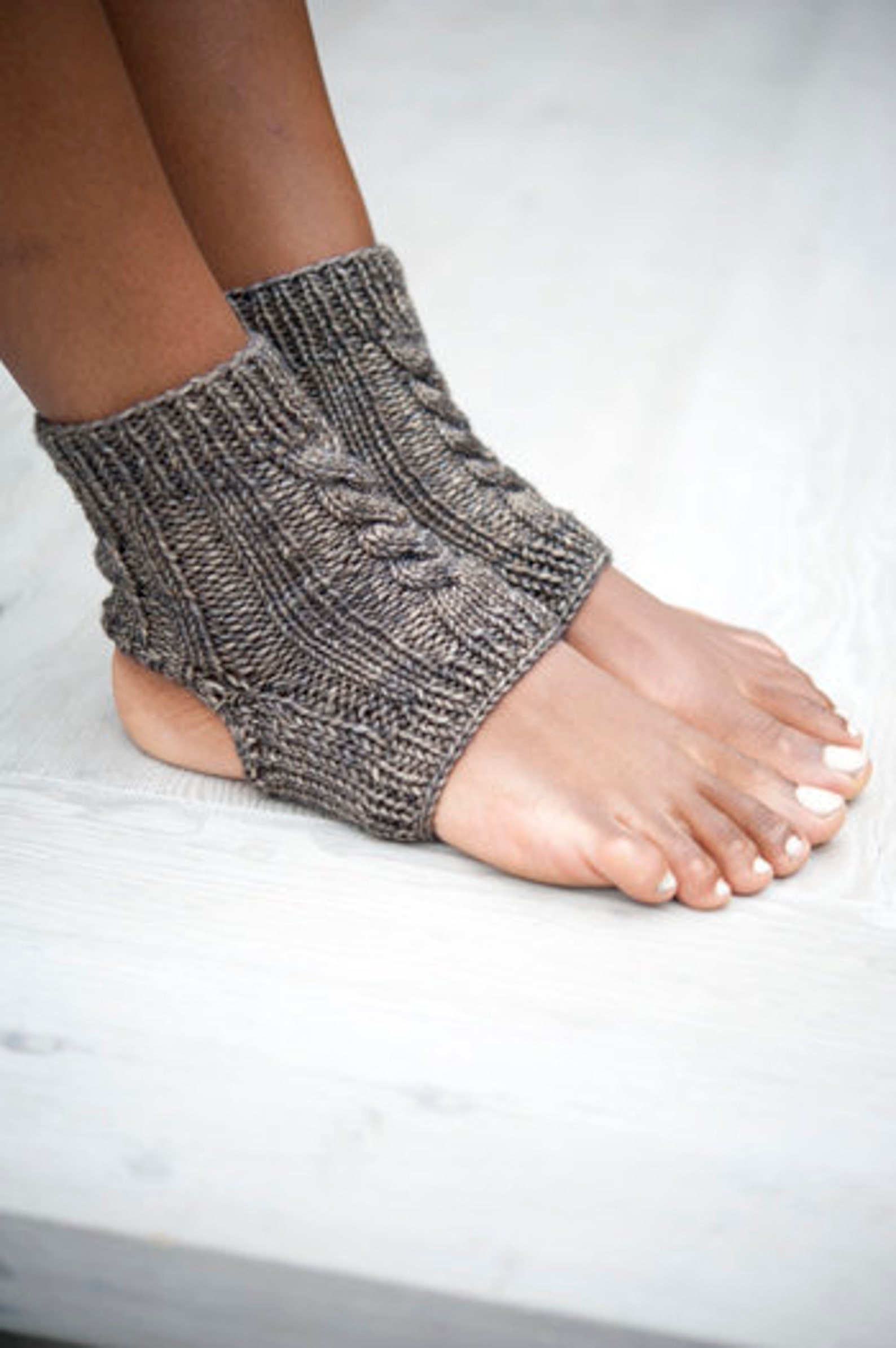 KNITTING PATTERN // Yoga Socks // Yoga Sock Pattern // Knit Yoga Socks