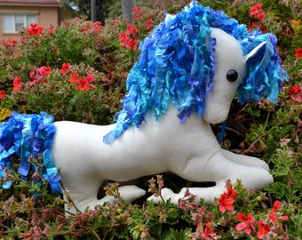 Signature Kneeling horse.