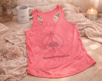 Lotus Racerback Linne – Spirituell Yogatopp | RootedinHarmonī