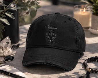 Celestial Hands Dad Hat – Minimalistisk, andlig och sliten keps