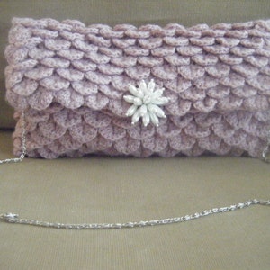 INSTANT DOWNLOAD Clutch Crocodile Oversize Crochet Pattern Include instructions to make Brooch Pearls image 1