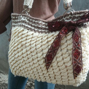 INSTANT DOWNLOAD Scales Texture Purse with Bow  - Crochet Pattern