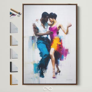 Puede incluir: Impresión en lienzo enmarcada de una pintura abstracta que representa a una pareja bailando. El hombre lleva una camisa blanca y pantalones azules, mientras que la mujer viste un vestido rosa y naranja. La obra tiene un estilo pictórico texturizado con fondo neutro.