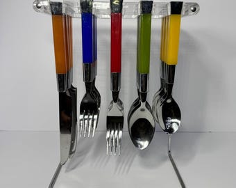 VTG Cambridge Silversmiths Temptation Bestickset med 20 delar, hängande stativ, flerfärgat
