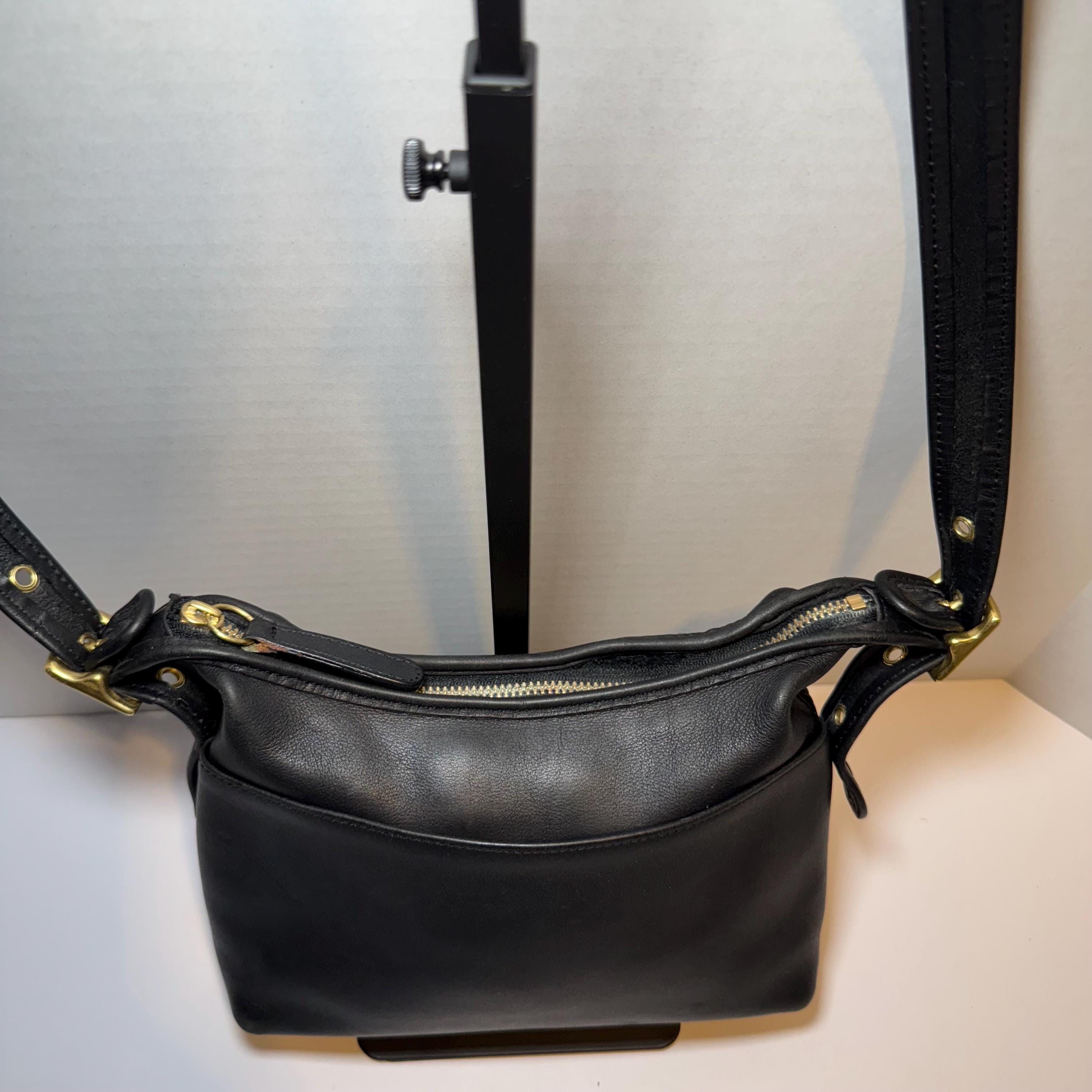 Vintage COACH Legacy Small Pocket Zip Bag #K3Z-9136 Black  display picture 1