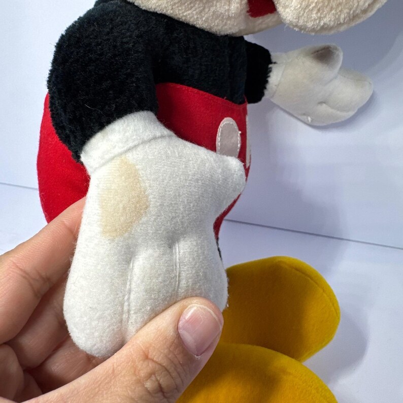Peluche vintage Playskool Disney Topolino con pantaloni rossi #70130, 33 cm immagine 3