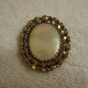 Gold Tone and Mother of Pearl Brooch/Pendant