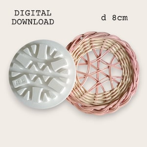 May include: A white circular mold with a geometric tread pattern and the letters RL, alongside a round woven coaster featuring alternating pink and cream strands. The text DIGITAL DOWNLOAD and d 8cm are visible in the upper section of the image.