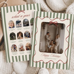 Könnte beinhalten: Zwei Weihnachtskarten mit grün-weiß gestreiften Rändern. Eine Karte zeigt Familienfotos und den Text "what a year". Die andere Karte hat ein Familienfoto und den Text "Happy Holidays". Ein verpacktes Geschenk und ein Tannenzweig sind im Hintergrund.