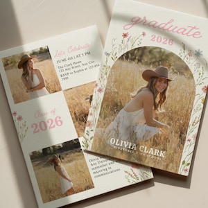 Puede incluir: Dos tarjetas de anuncio de graduaci&oacute;n con fotos de una persona con sombrero de vaquero. Las tarjetas tienen detalles florales y el texto "graduate 2026" y "Let's Celebrate!" con detalles del evento. Tambi&eacute;n se muestra el nombre del graduado.