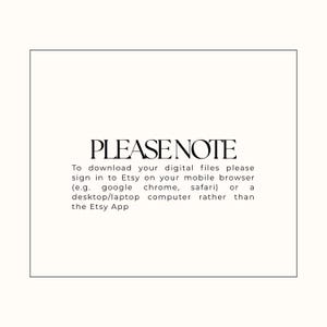 Puede incluir: Un fondo blanco con un marco rectangular negro. Dentro del marco, el texto "PLEASE NOTE" se muestra en una fuente elegante y en negrita. Debajo, un texto m&aacute;s peque&ntilde;o proporciona instrucciones.
