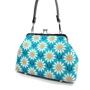 Mod 1960s Floral Daisy Purse Kisslock Purse, Vintage Style Shoulder Bag