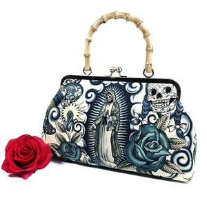 Guadalupe Calaveras Kisslock Purse with Bamboo Handles, Vintage Style Bag, Dia De Los Meurtos Purse, Gift for Women