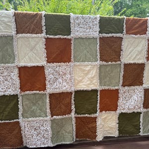 Classic Quilt Throw | Handmade Customizable Patchwork Quilts