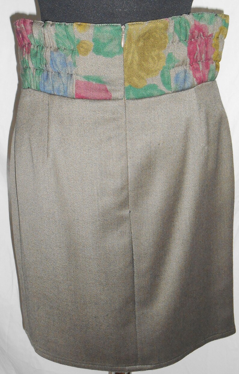 ESCADA Vintage 1980s Skirt Size 6 36 High Waist Drape Mini Green Gray Olive Flowers HapaChico image 3