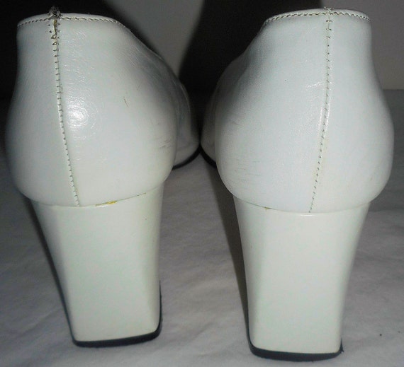 ESCADA Vintage Shoes Pumps Heels 6.5 36.5 White L… - image 4