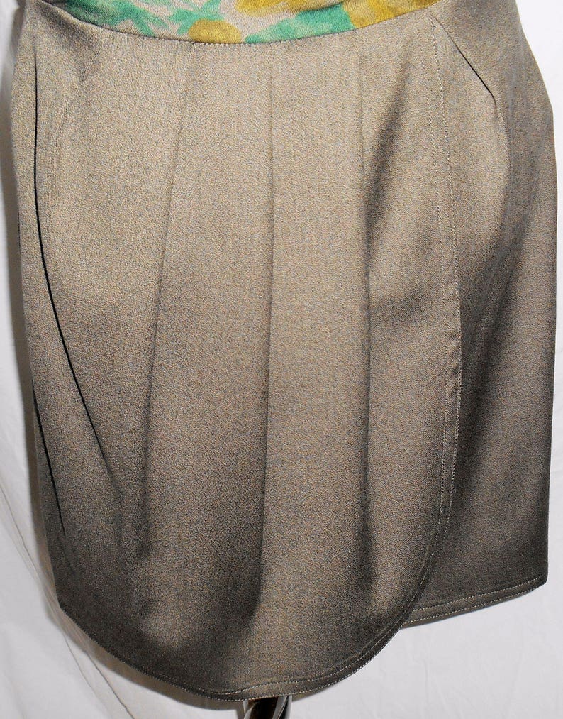 ESCADA Vintage 1980s Skirt Size 6 36 High Waist Drape Mini Green Gray Olive Flowers HapaChico image 2