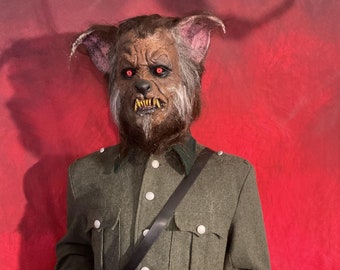 Werewolf of the SS LIFE SIZE figure with lights sound machine gun