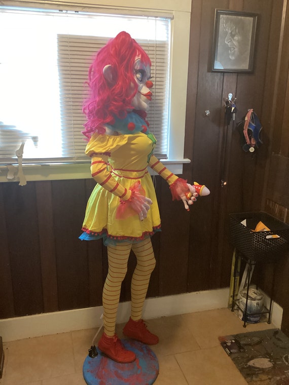 Tiny - Killer Klowns From Outer Space 6ft Museum Figure Life