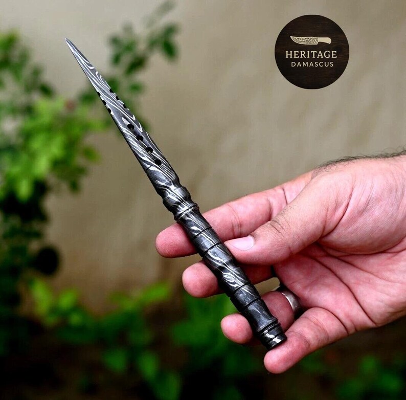 Daga Kris de Damasco forjada a mano: cuchillo coleccionable con patrón retorcido imagen 2