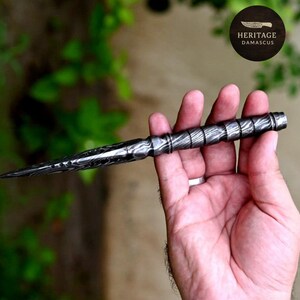 Daga Kris de Damasco forjada a mano: cuchillo coleccionable con patrón retorcido imagen 4