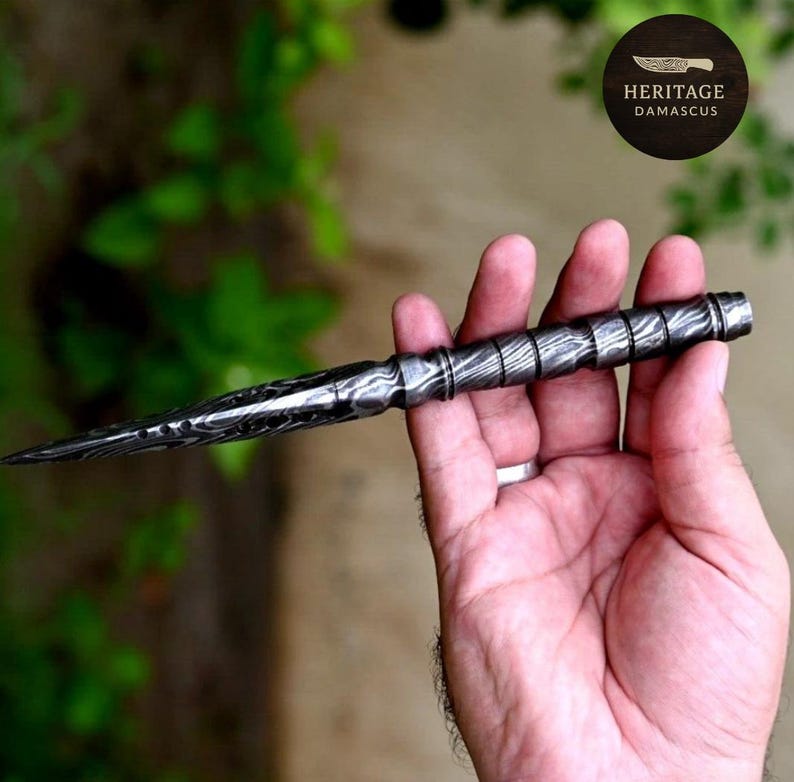 Daga Kris de Damasco forjada a mano: cuchillo coleccionable con patrón retorcido imagen 4