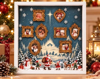 Könnte beinhalten: Ein weißer Schattenfugenrahmen mit sieben verzierten goldenen Bilderrahmen, die verschiedene Familienfotos zeigen. Der Hintergrund zeigt eine Winterlandschaft mit Schneemann, Weihnachtsmann, Rentier und Elfen sowie weißen Schneeflocken.