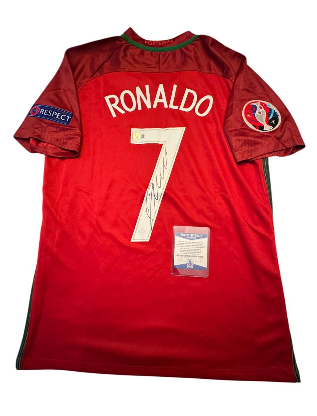 クリスティアーノ・ロナウドのサイン入りTシャツ（ベケット証明書付き