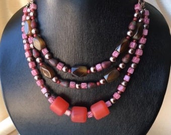 Three chunky red vintage beads neckclace, argyle cubes, short, three strands